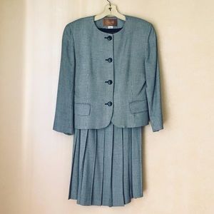 Vintage great condition Saville skirt suit size 8